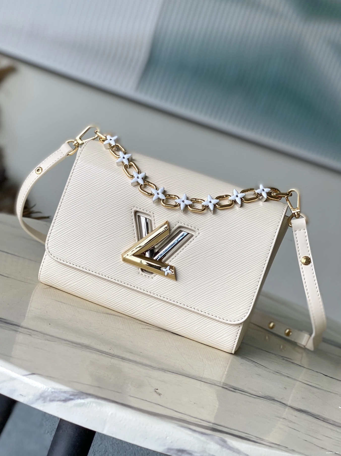 WIS TWIST VUITTON MM-23*17*9.5CM LOUIS 0815